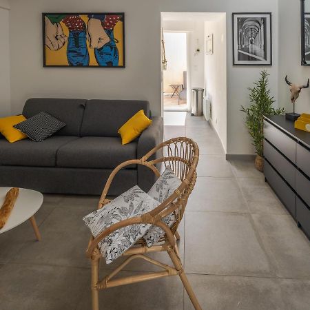 Appartement Terrasse climatisé calme en centre-ville LʼIsle-sur-la-Sorgue Extérieur photo