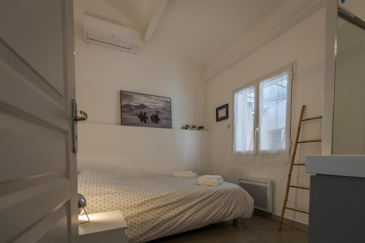 Appartement Terrasse climatisé calme en centre-ville LʼIsle-sur-la-Sorgue Extérieur photo